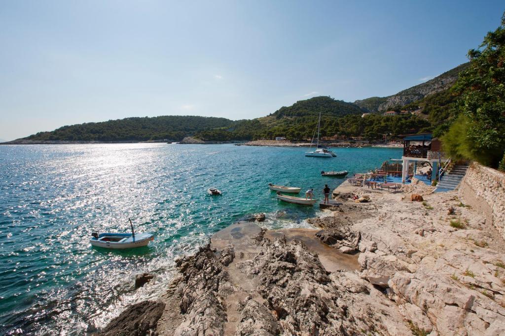 Superb Beachfront Luxury Seaview With Private Beach Milna  Exterior foto