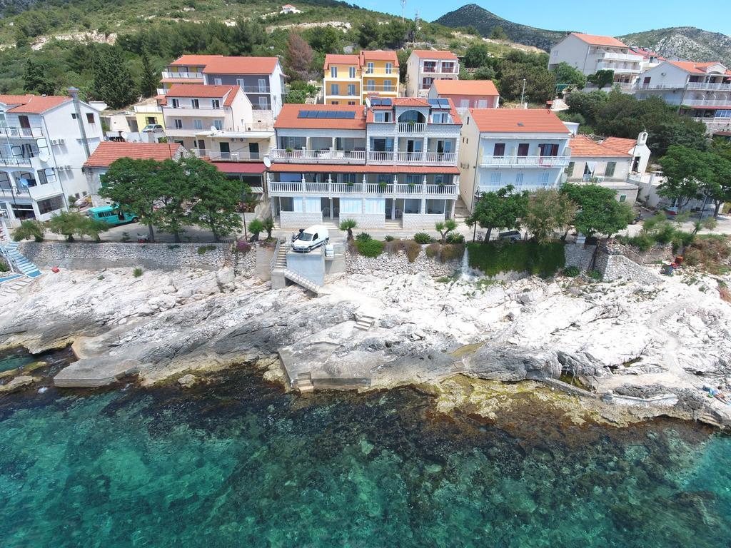 Superb Beachfront Luxury Seaview With Private Beach Milna  Exterior foto
