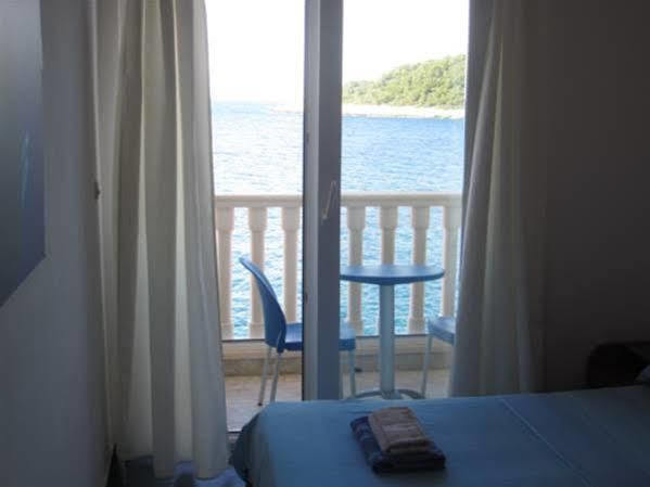 Superb Beachfront Luxury Seaview With Private Beach Milna  Exterior foto