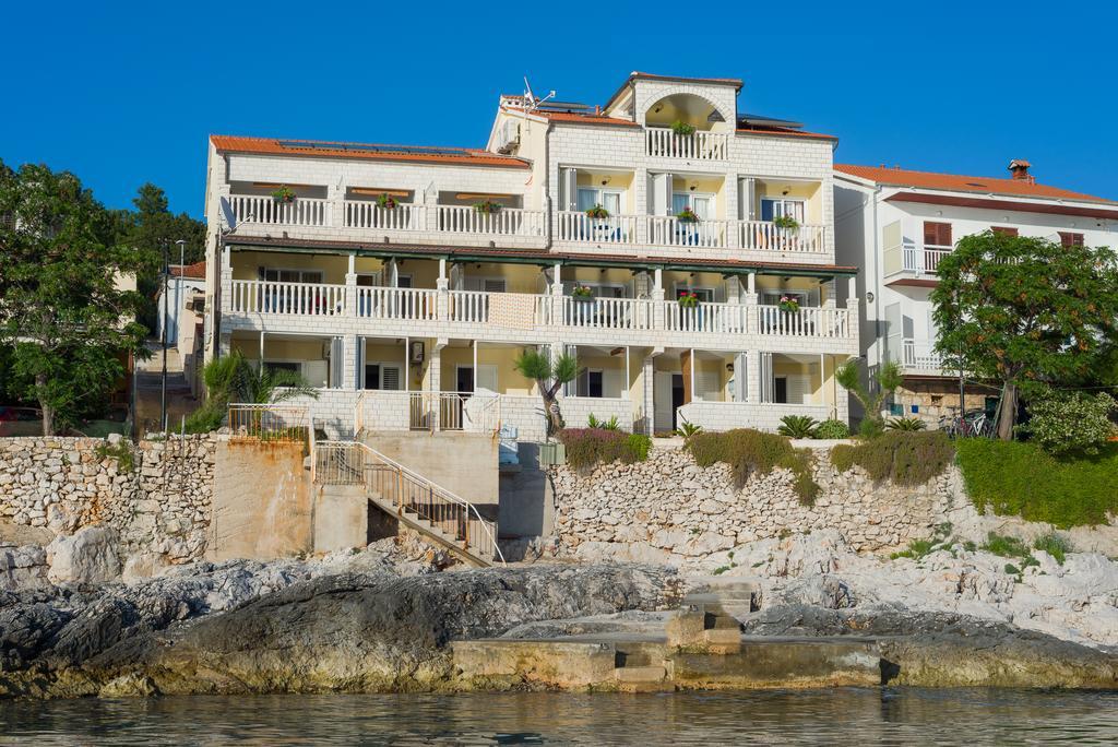 Superb Beachfront Luxury Seaview With Private Beach Milna  Exterior foto