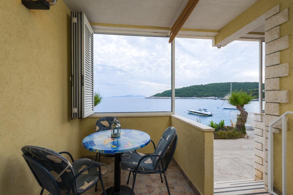 Superb Beachfront Luxury Seaview With Private Beach Milna  Zimmer foto