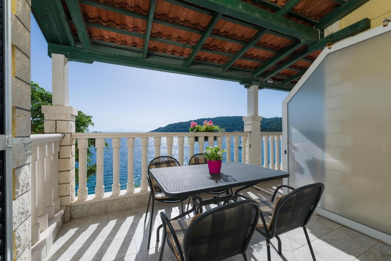 Superb Beachfront Luxury Seaview With Private Beach Milna  Exterior foto